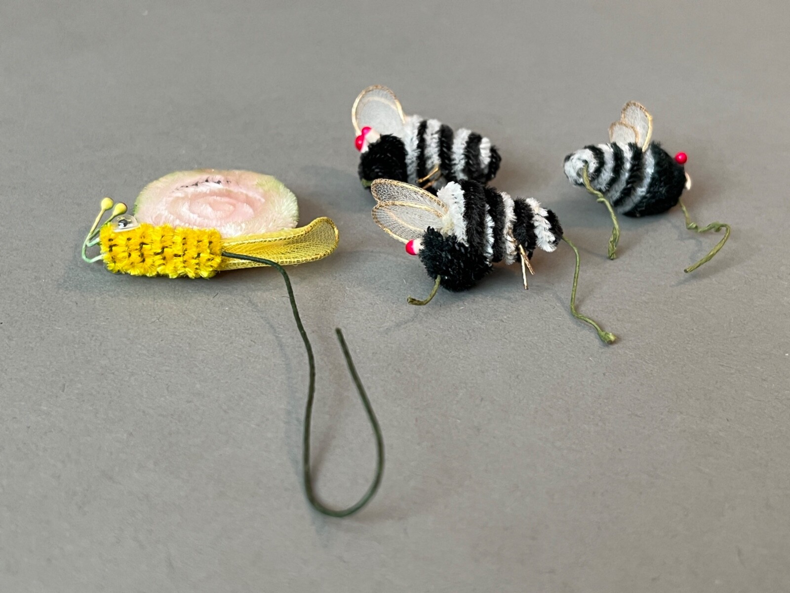 Lot 4 Vintage Chenille Bumble Bee Snail Craft Millinery Package Floral Tie On