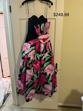 Gorgeous Elegant Stylish Evening Vintage Victor Costa Women Dress