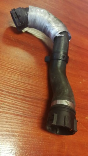 BMW 1er E81 E82 E87N N43 Kühlung Kühler Wasser Schlauch Rohr Benzin 7552404