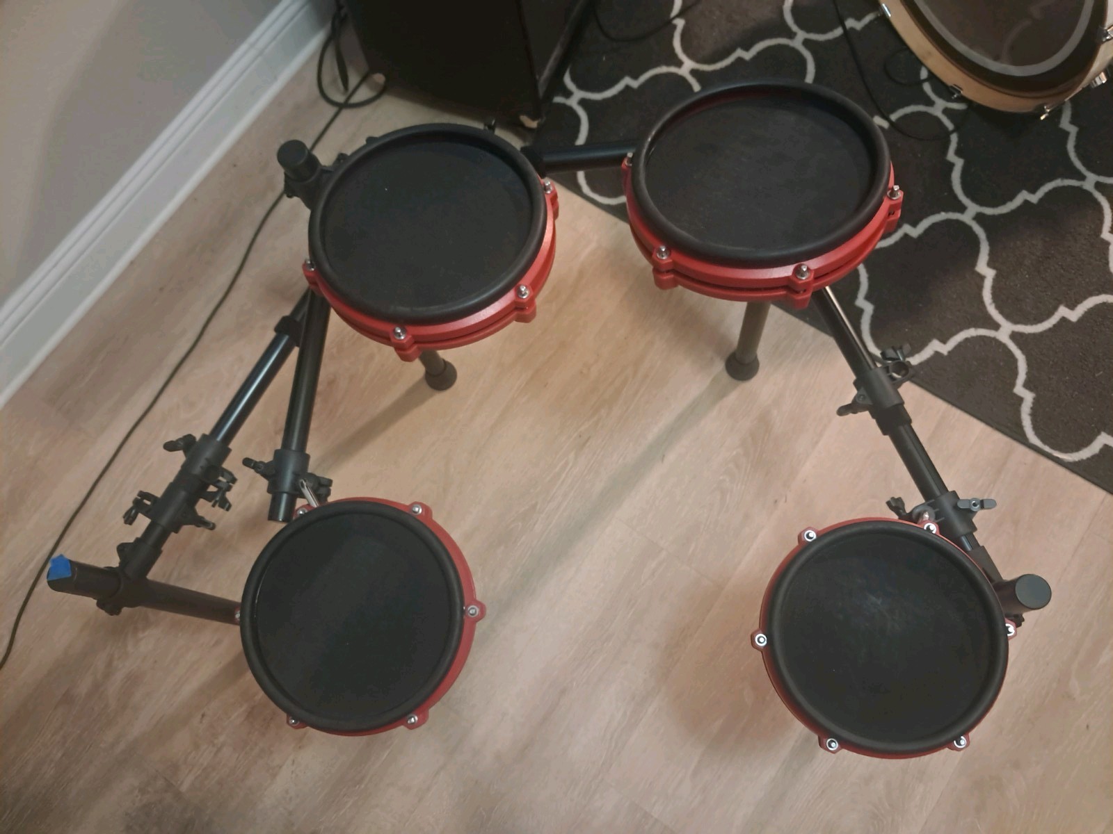 Lot of (4) Alesis 8" Nitro Mesh Pads and rack