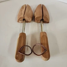 Rochester Wooden Shoe Tree Strechers Size L.  Spring Loaded 10" To 13"