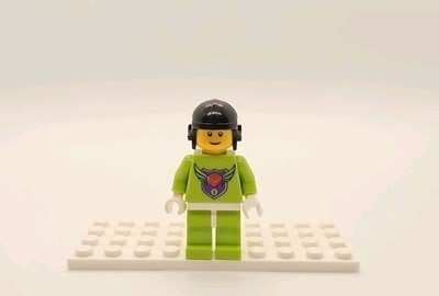 LEGO MBA Level One Minifigure Master Builder Academy 20200