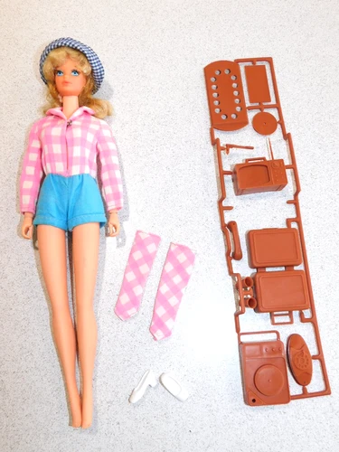 Barbie:  VINTAGE 1972 BUSY HOLDIN' HANDS TALKING STEFFIE Doll!