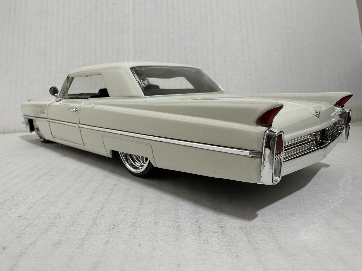 Jada 1/24 1963 キャデラック 1963 Cadillac Coupe DeVille Blue