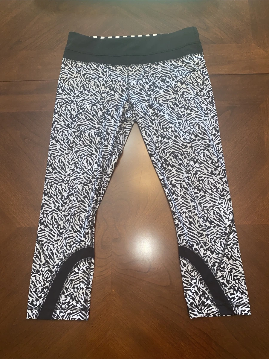 LULULEMON RUN INSPIRE CROP Size 8 Black White Mini Brushed Animal