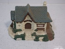 Vintage CERAMIC HOUSE COTTAGE HAND PAINTED European Style 