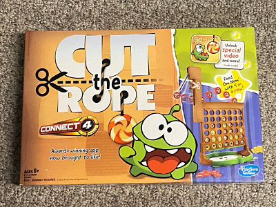 Connect 4 Cut The Rope - Hasbro 2012 - Complete Except 1 Green Base