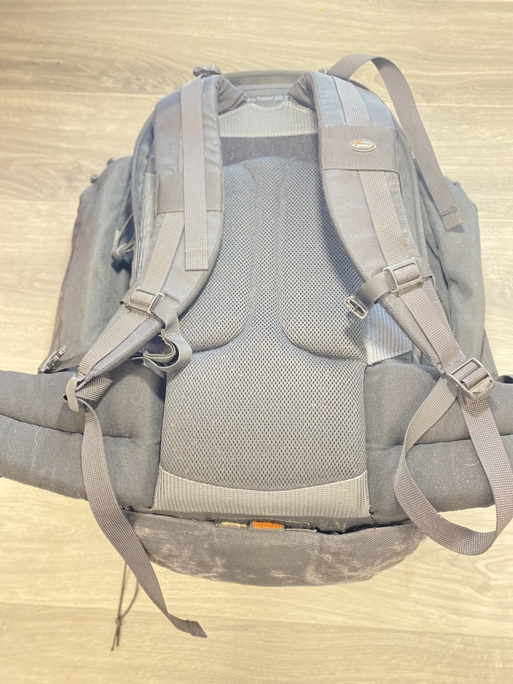 Lowepro Photo Trekker AW II Black Large Camera & Trekker Accessory Pouches - Image 4 of 4