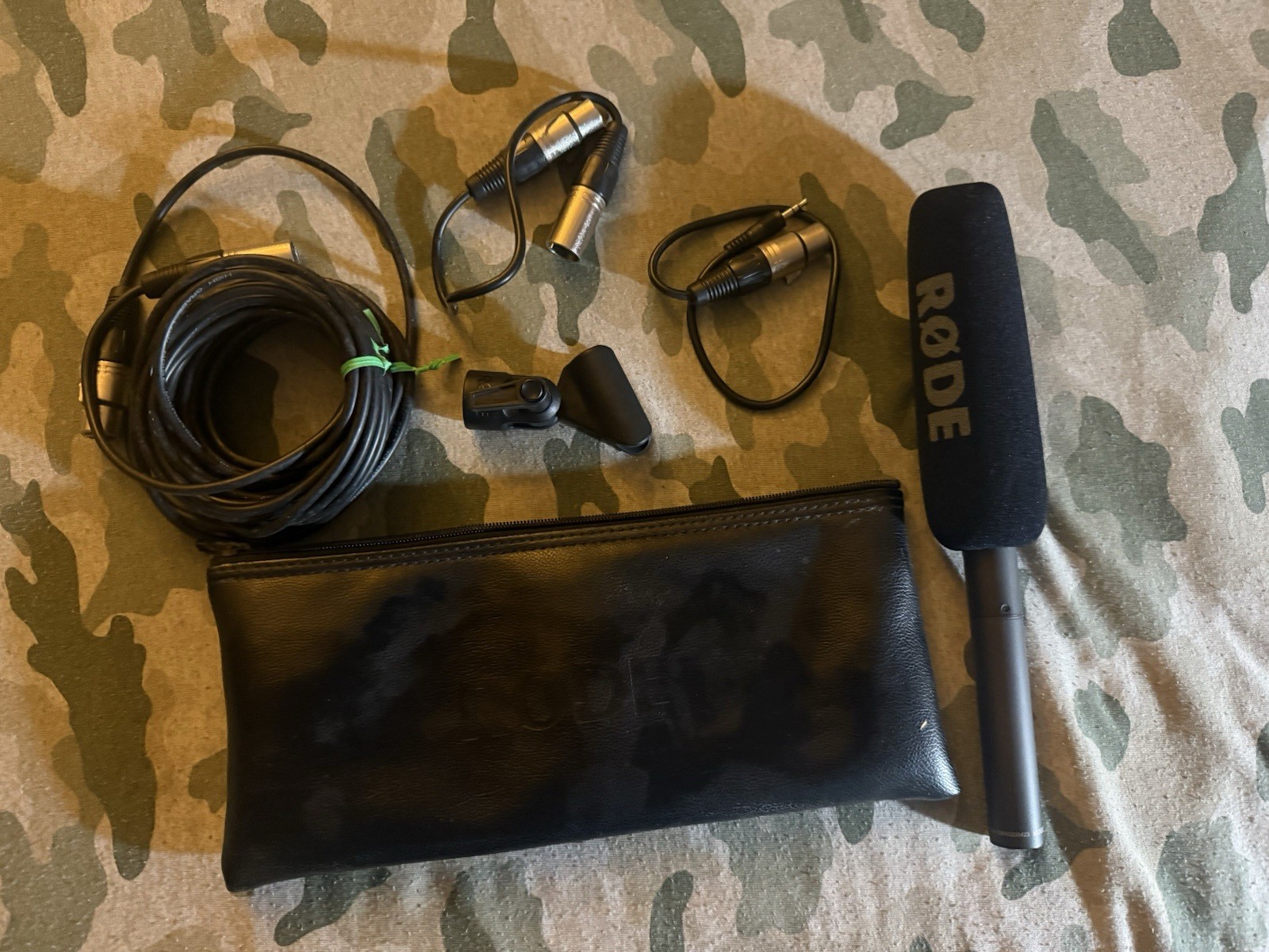 RODE NTG2 Shotgun Microphone Supercardioid Condenser w/ XLR Cable & Pouch