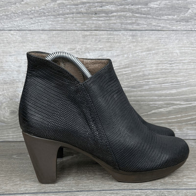 Wonders Made with Love in Spain Women s Sz EU 39 Embossed Brown Leather Booties