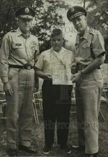 1962 Press Photo Ronald Colvin accepts award for deceased father, National Guard