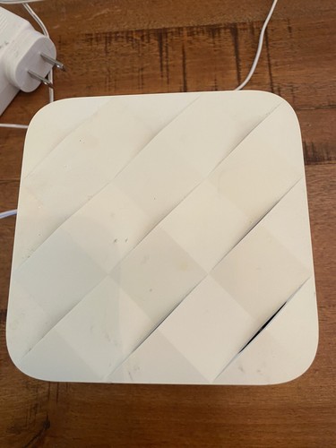 NETGEAR ORBI RBR10 ROUTER AND SATELLITE USED SCRATCHES (1) DC ADAPTER BUNDLE - Picture 6 of 9