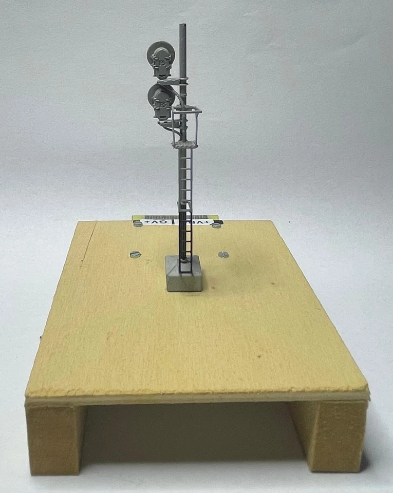 SEGNALE FS OTTONE a 2 vele luce a led scala H0 con stand - Immagine 2 di 4