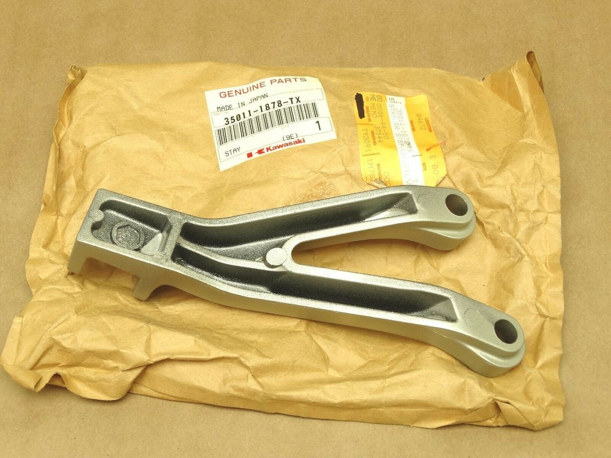 NOS Kawasaki 1998-2002 ZX600 ZX900 Ninja Rear Foot Peg Rest Mount