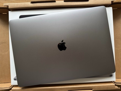 Apple MacBook Pro 16 Zoll 1TB SSD Intel Core i7-9750 2,60GHz 32GB RAM Model 2019