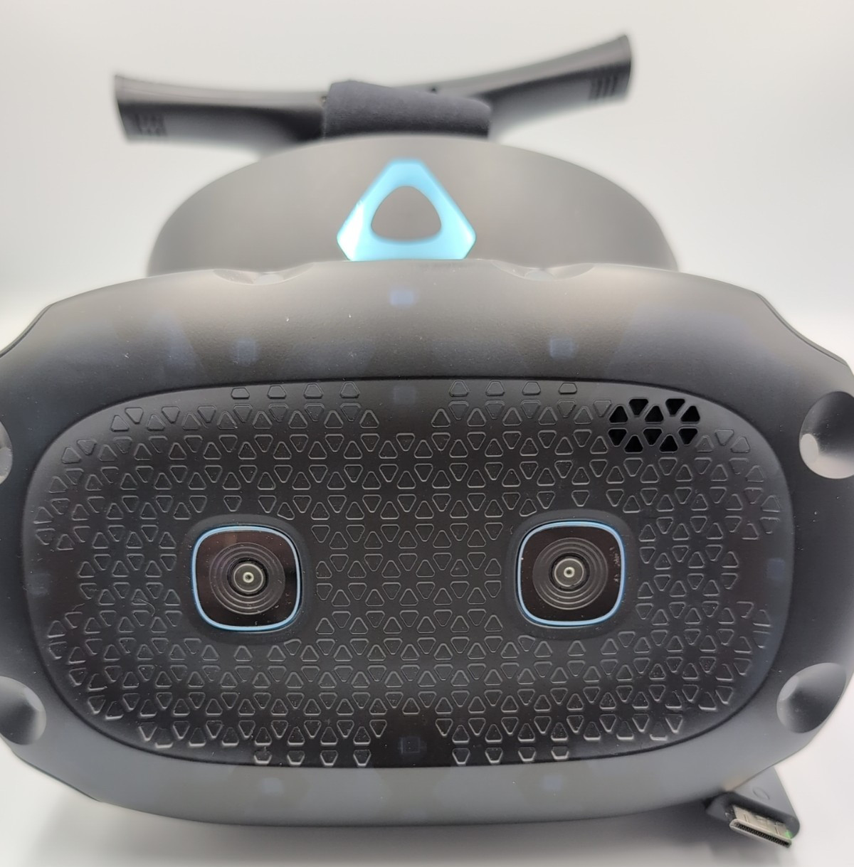 HTC VIVE Cosmos Elite VR Virtual Reality Headset Black Wireless Adapter Untested