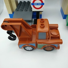 LEGO DUPLO 5828 Big Bentley Disney Pixar Cars 2 Set Lightning McQueen Mater Finn