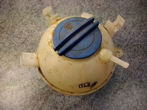 VW Golf 5 V 1.4i Kühler Wasser Kühlmittelausgleichsbehälter Geber original VAG