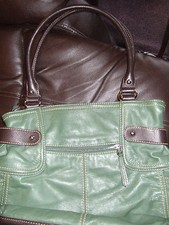 SAC À SAISIR FAB VERT PAR TIGNANELLO EN TRÈS BON ÉTAT **PRIX RÉDUIT ET P&P**