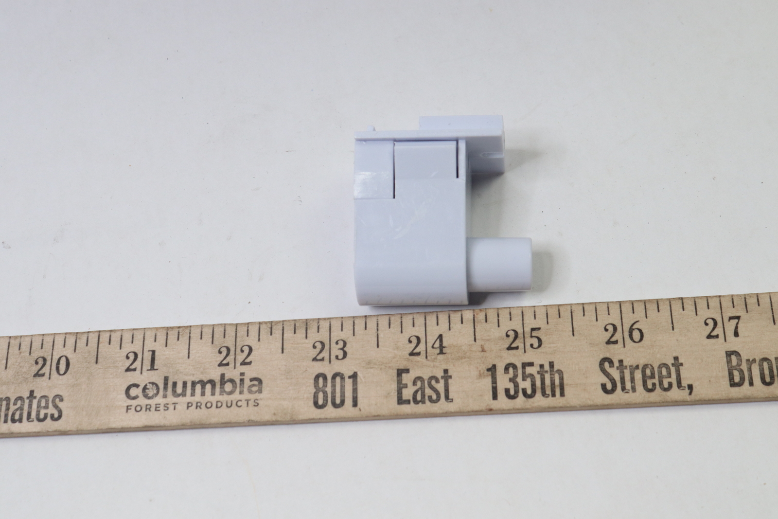 Plunger Lampholders for T6, T8 or T12 Lamp Polycarbonate White 3/8" FL315-W 
