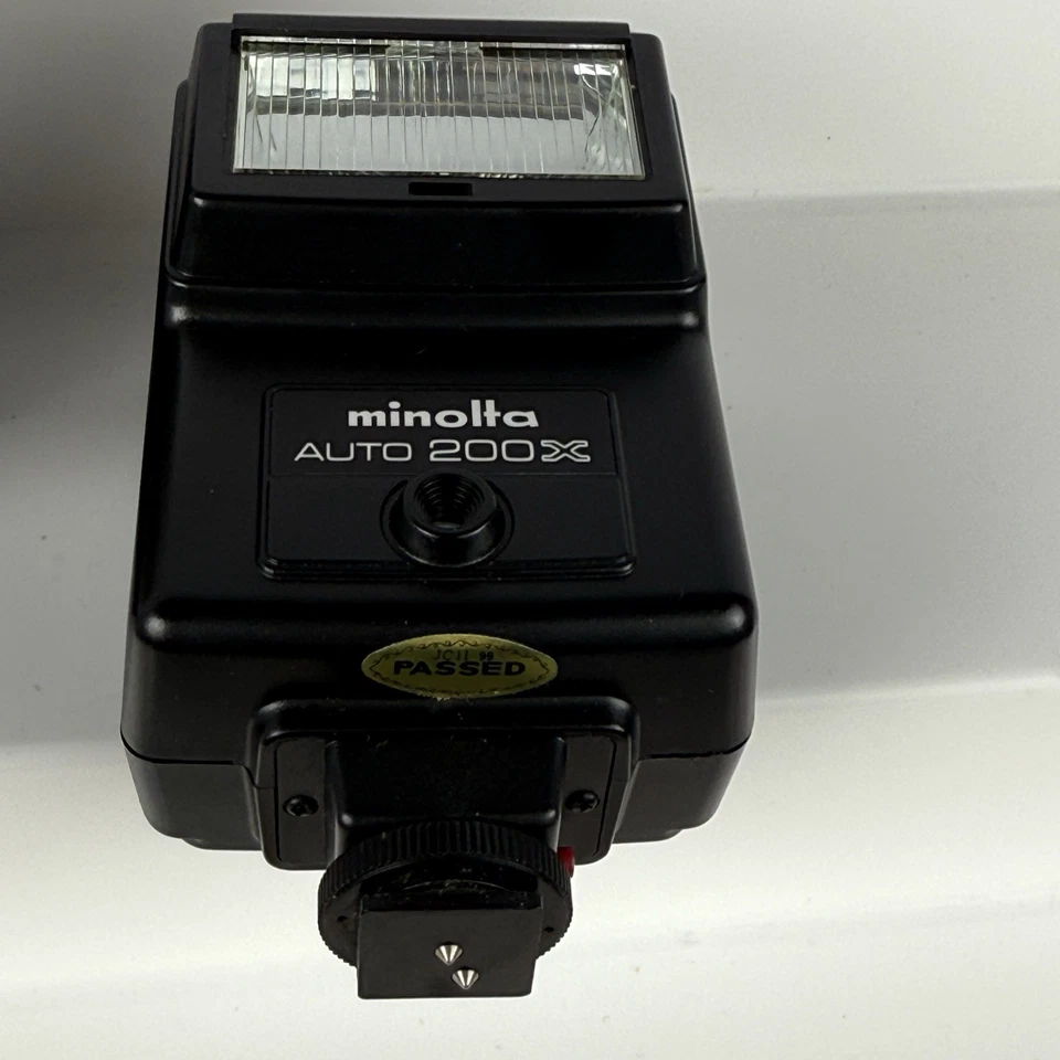 Minolta Auto 200X Flash Unit with Original Case – Tested & Working - Image 3 of 4
