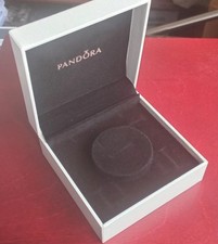 🔹 Pandora Cream Padded Jewelry Box. 9 x 9 x 4.5 cm - Multi Slotted.