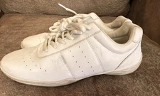 Yingrui Women’s Cheerleading Shoes Size 7.5