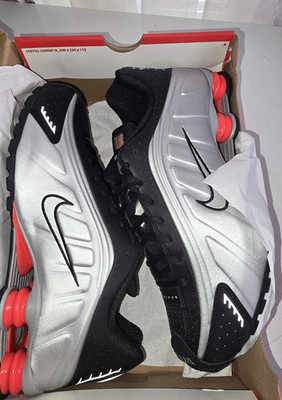 Nike Shox Men s Low Top Lace-Up Colorblock Sneaker Silver Black Red
