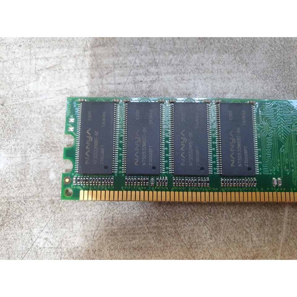 Nanya 256MB UDIMM DDR SDRAM Memory Module 333MHz PC2700 184-Pins Unbuffered - Image 2 of 4