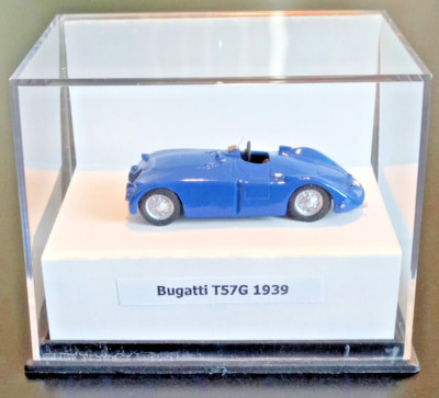 HO Scale 1939 Bugatti T57G ''Tank''. Rare, out of production model.