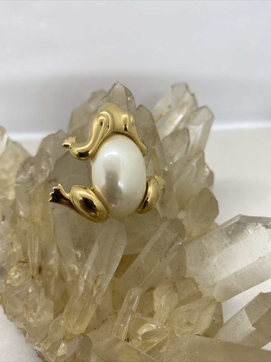 Marvella Leaping Frog Vintage Gold Tone Brooch