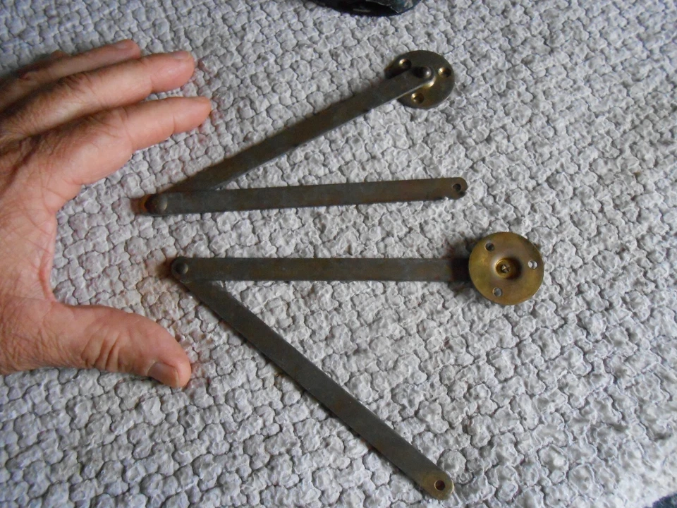 2) Ancienne Equerre de Maintien pour Battant de Bureau Vitrine Coffre Boite Bois - Photo 1/1