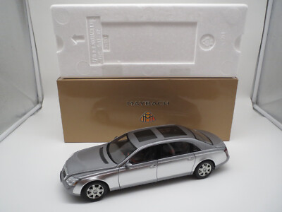 MAYBACH 1/18 純正モデル B66962178 AutoArt Händlermodell B66962178 Maybach 62 (silber/grau-met.) 1:18