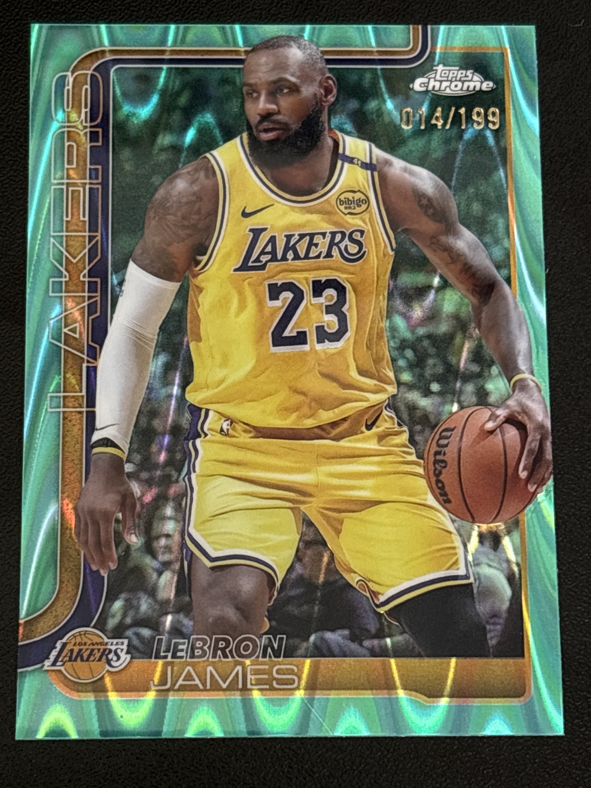2025-26 Topps Chrome LeBron James #127 Aqua Raywave /199 Gradeable