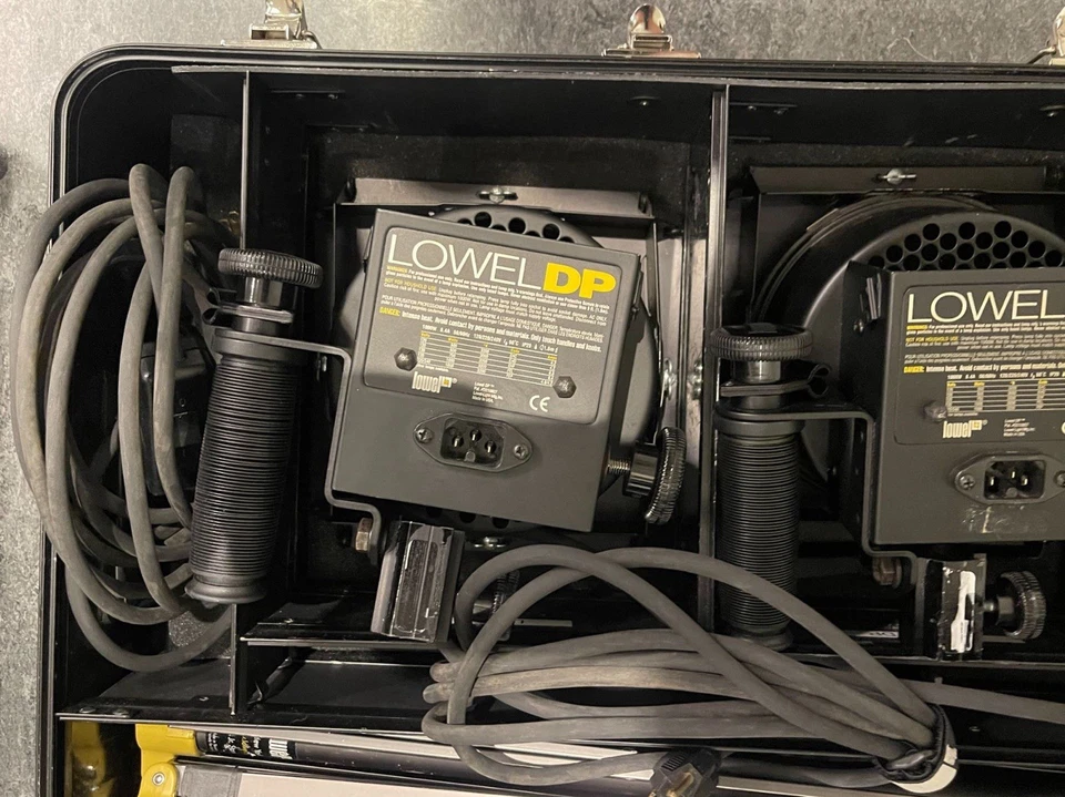 3x Lowel DP Spot Flood Studio Lights Barn Doors Cords & Lowel Case & Stands - Image 3 of 3