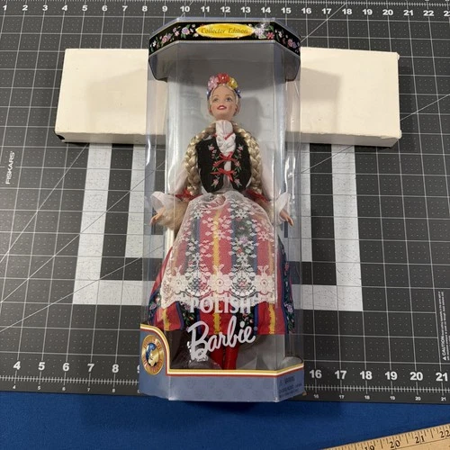 Vtg 1997 Mattel DOTW Polish Barbie #18560 Dolls of the World Collection NRFB