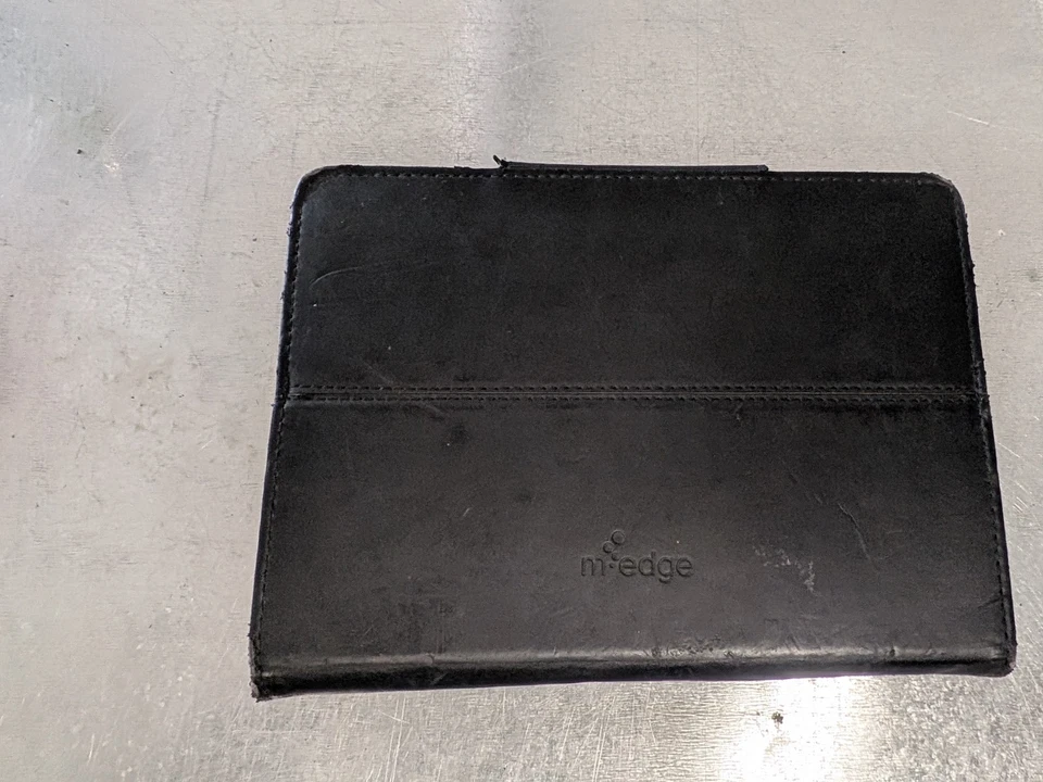 Funda con teclado Bluetooth M-Edge para tablet de 7 pulgadas Foto 2 de 2