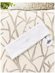 NWT ALO Yoga A0054U Airlift Headband Lunar Gray One Size OS Alo Brown Headband | eBay main image 3