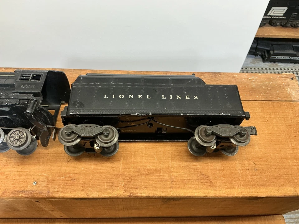 LIONEL POSTWAR 675 STEAM LOCOMOTIVE AND 6466W COAL WHISTLE TENDER** TESTED/RUNS - Image 3 of 4