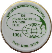 Weimar Porzellan Medaille - XXV. DDR Meisterschaften im Flugangeln 1981 ca 65 mm