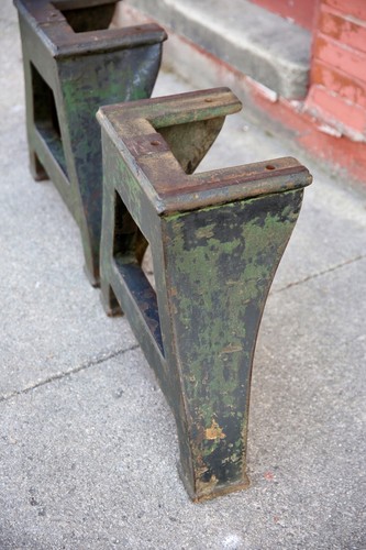 Antique Cast Iron Table Legs Industrial Kitchen island vintage coffee table base - Picture 8 of 11
