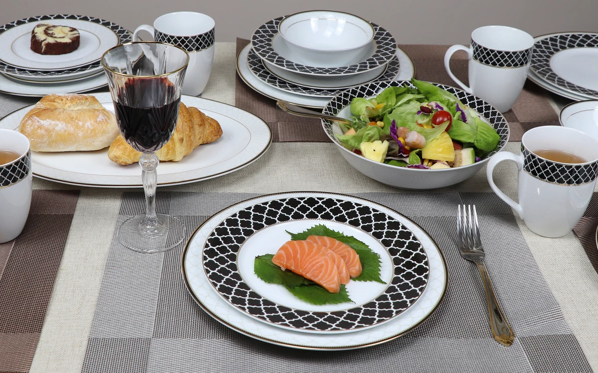 Service for outlet 8 dinnerware sets