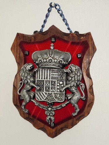 Crossed Swords Lions Shield Wall Display Coat of Arms Carved Wood Plaque 11" x 7 - Picture 9 of 19