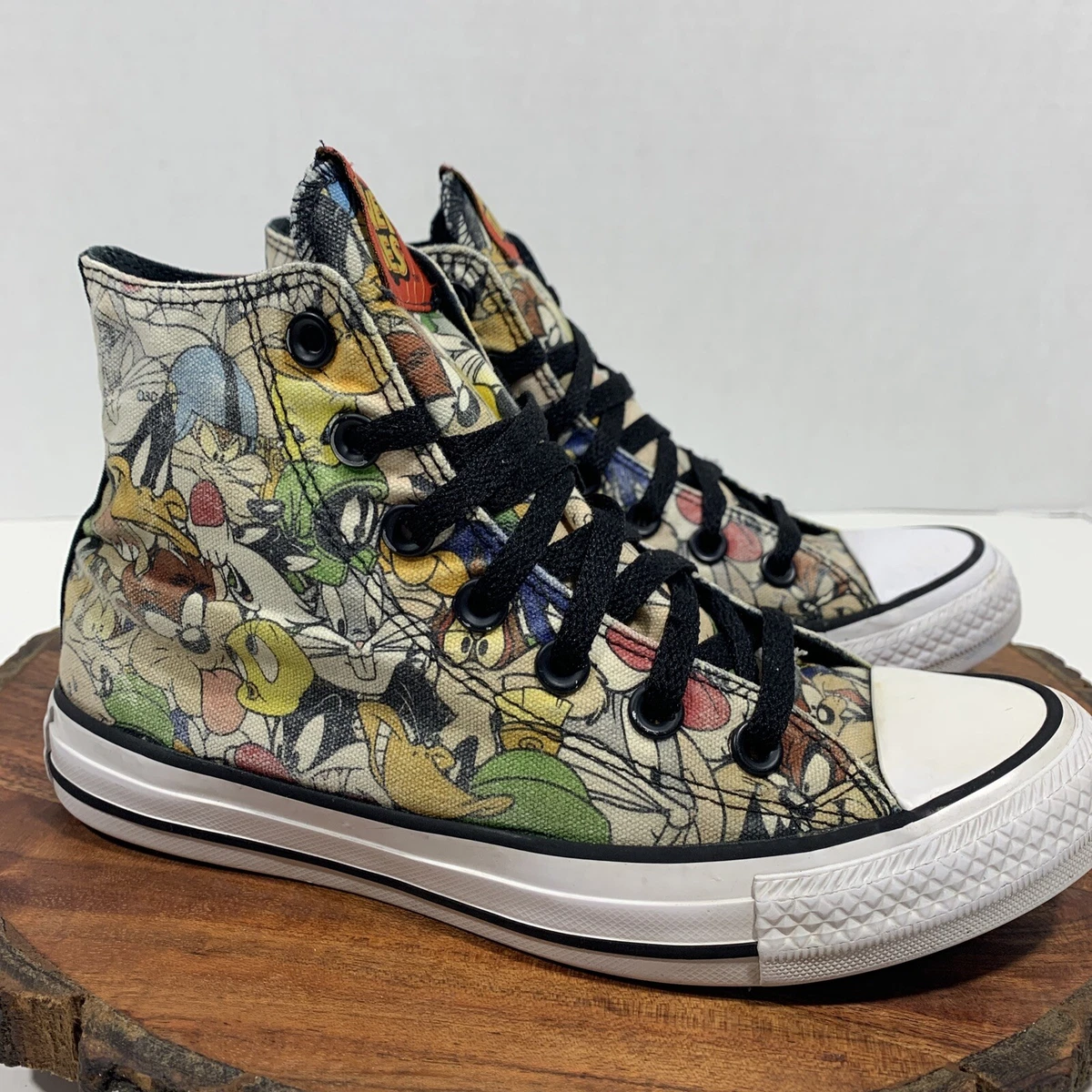Looney tunes sale converse adults
