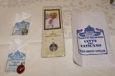 LOT OF 3 RELIGIOUS ITEMS 1 BOOKMARK PAPA FRANCISCUS,MEDALLION PRAGUE,ITALY