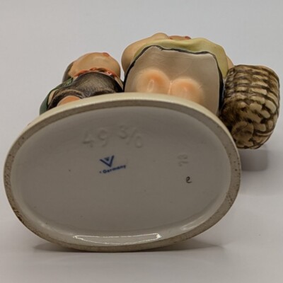 【Hummel】 フンメル人形  from Market Hummel #49/0 To Market Figurine Boy & Girl w/ Basket | eBay