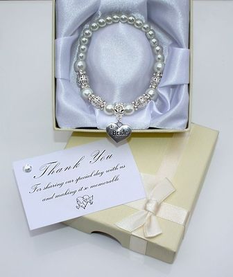 Personalisiertes Charm Armband Brautjungfer Braut Blume Mädchen Schwester Hochzeit Geschenkbox
