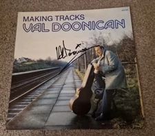 Rare VAL DOONICAN LP Making Tracks  AUTOGRAPHED JBLP 304
