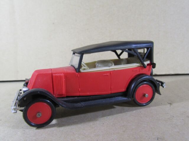 823V Vintage NOREV Medium Age 78 France Renault NN1 1925 Red 1:43 Plastic