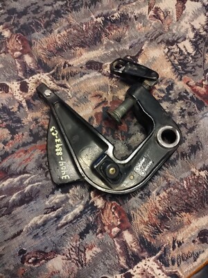 3404-8893-C3 Clamp Bracket 8hp Mercury